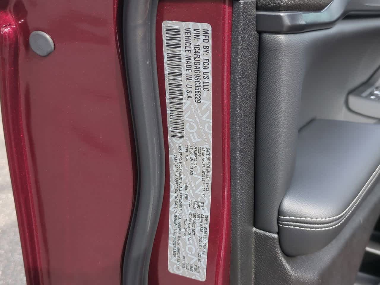 Thumbnail: 2025 Jeep Grand Cherokee - 37