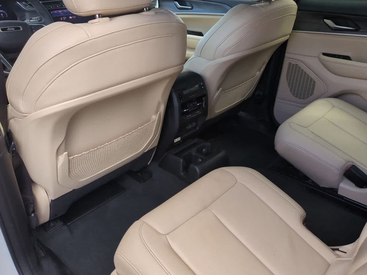 Thumbnail: 2023 Jeep Grand Cherokee L - 19