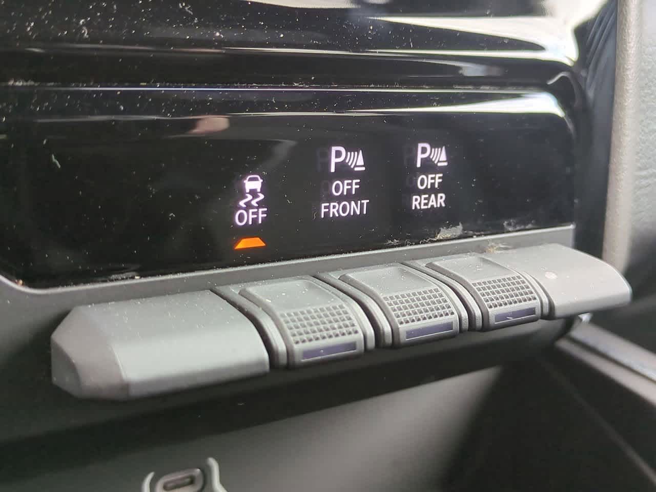 Thumbnail: 2025 RAM 1500 - 18