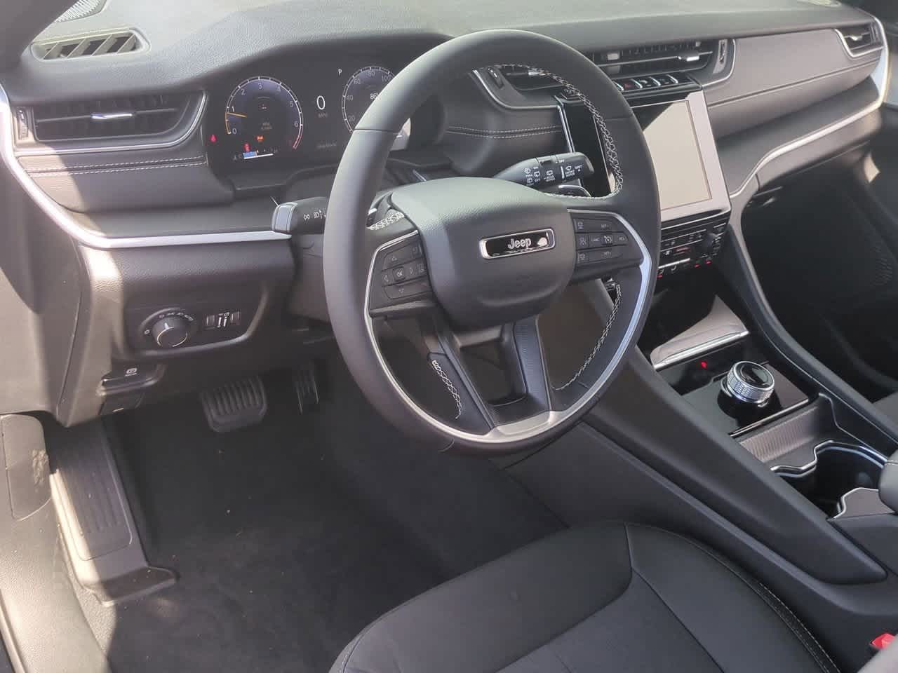 Thumbnail: 2025 Jeep Grand Cherokee - 10