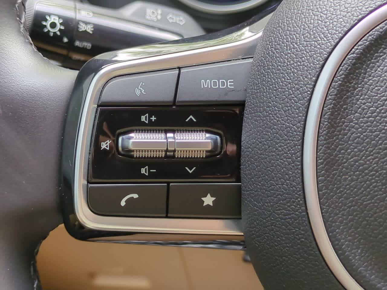 2024 Kia Carnival LX 24