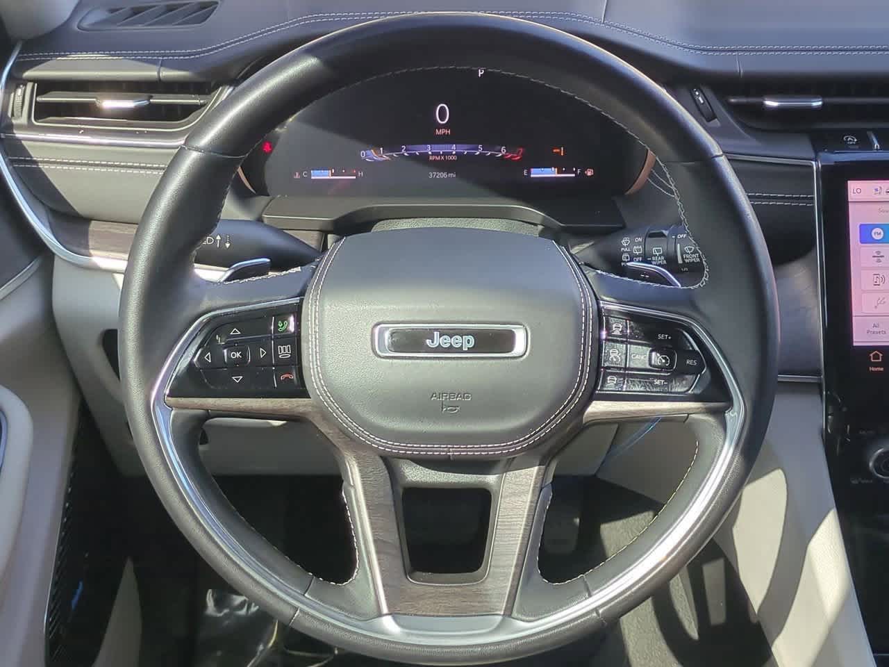 Thumbnail: 2022 Jeep Grand Cherokee L - 24