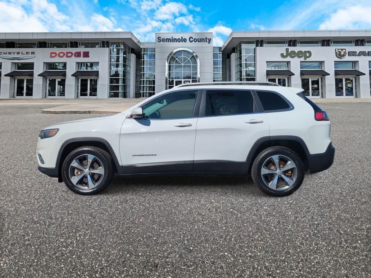 Thumbnail: 2019 Jeep Cherokee - 5