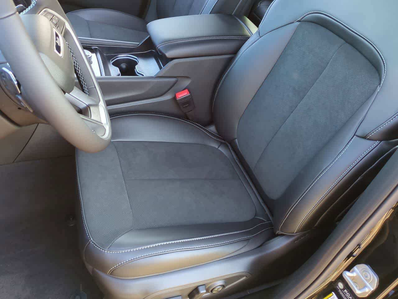 Thumbnail: 2025 Jeep Grand Cherokee - 17