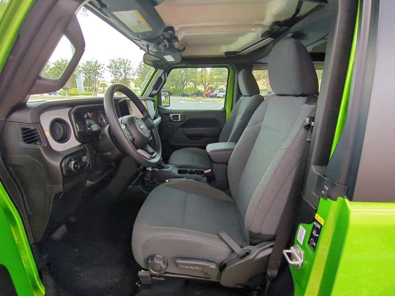 Thumbnail: 2025 Jeep Wrangler - 17