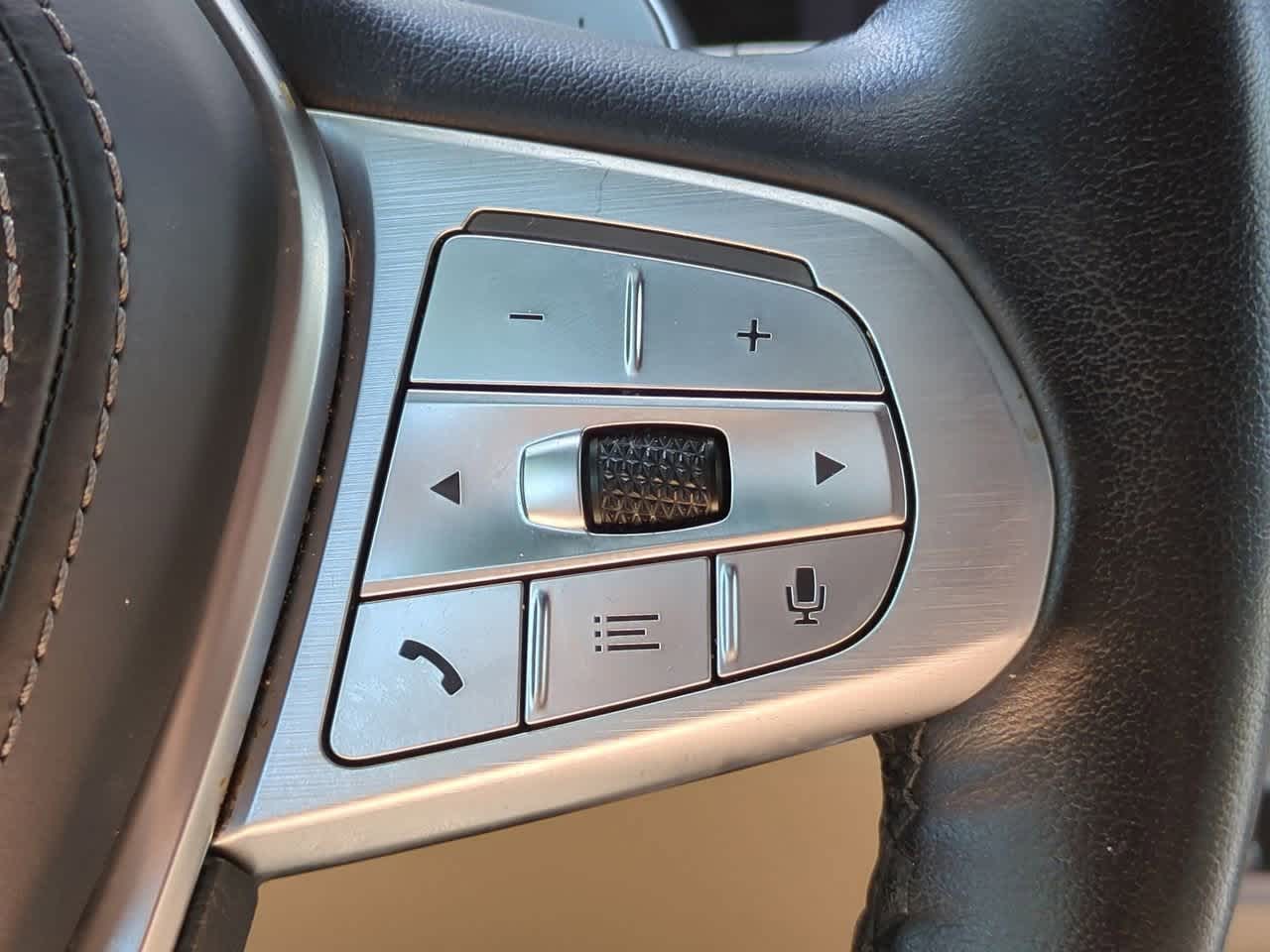 2022 BMW X7 xDrive40i 27