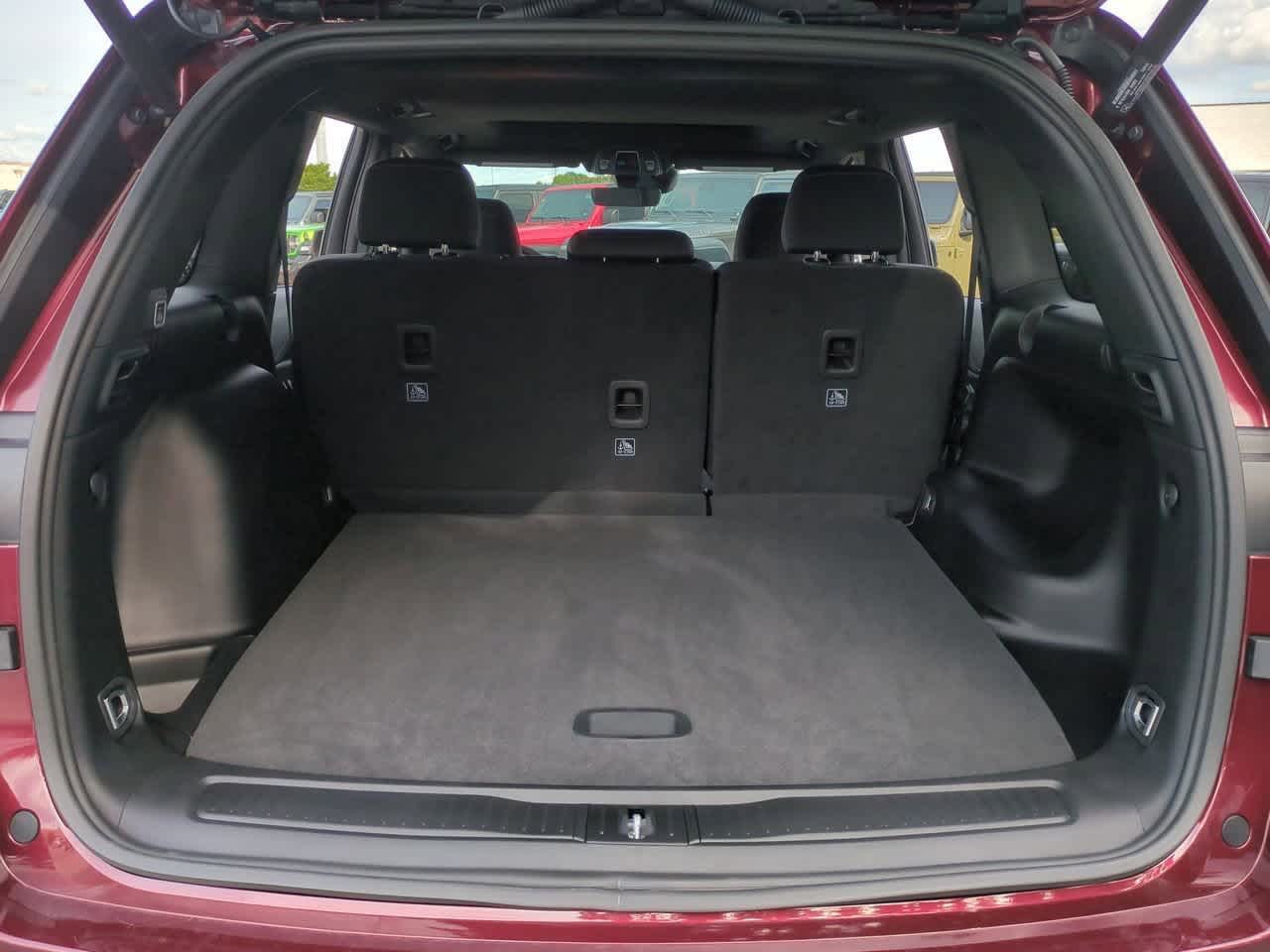 Thumbnail: 2025 Jeep Grand Cherokee - 35