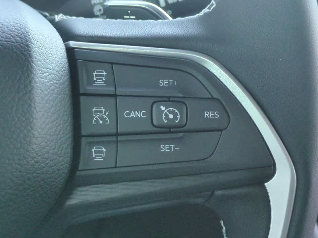 Thumbnail: 2025 Jeep Grand Cherokee - 25