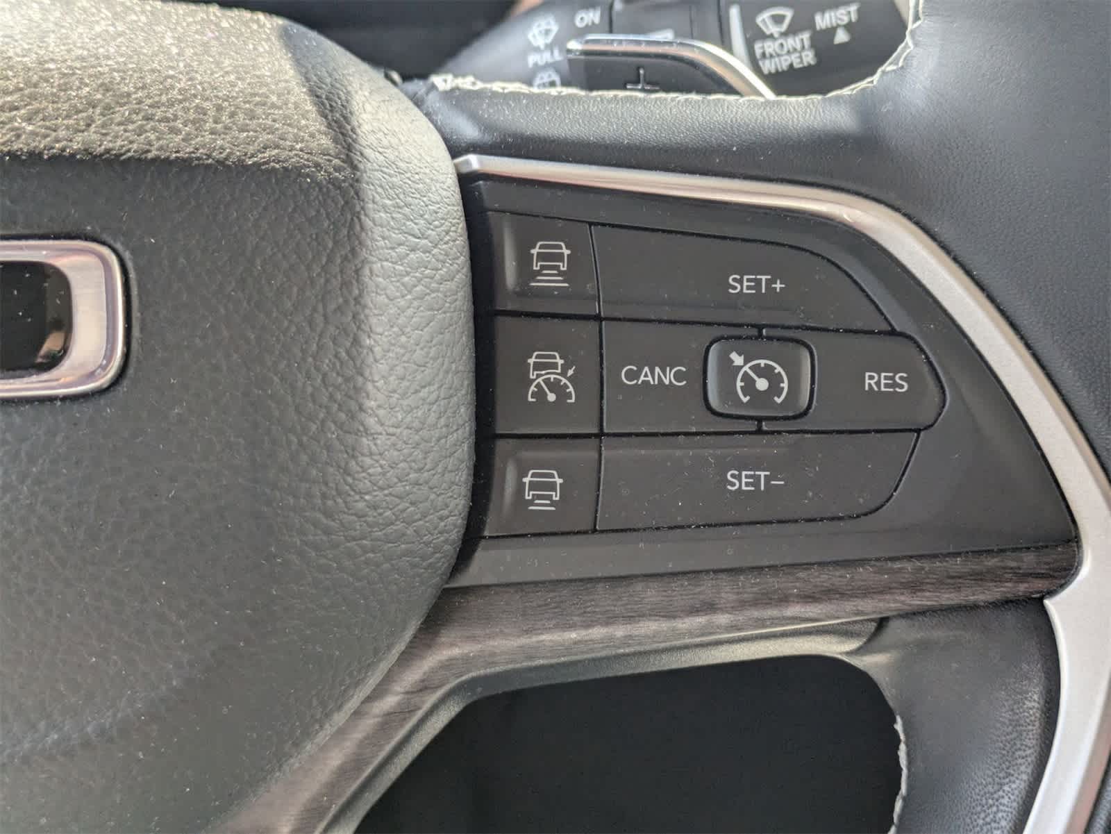 Thumbnail: 2022 Jeep Grand Cherokee - 8