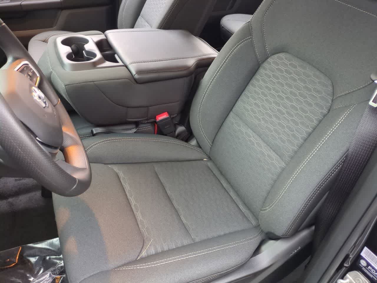 Thumbnail: 2026 RAM 1500 - 17