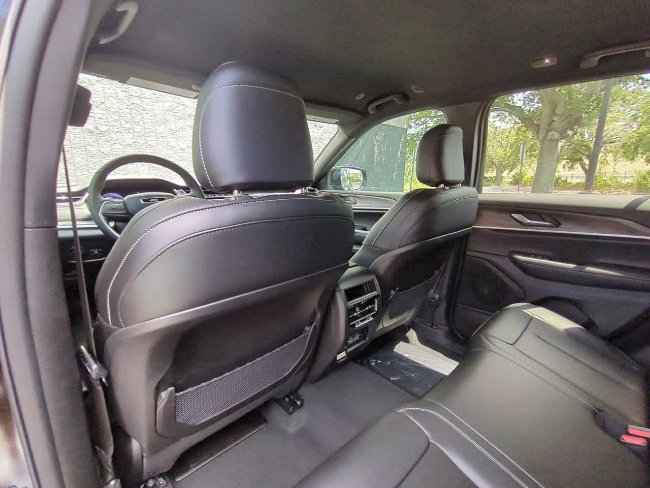 Thumbnail: 2025 Jeep Grand Cherokee - 19