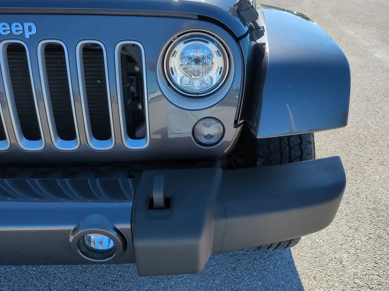 Thumbnail: 2017 Jeep Wrangler - 11