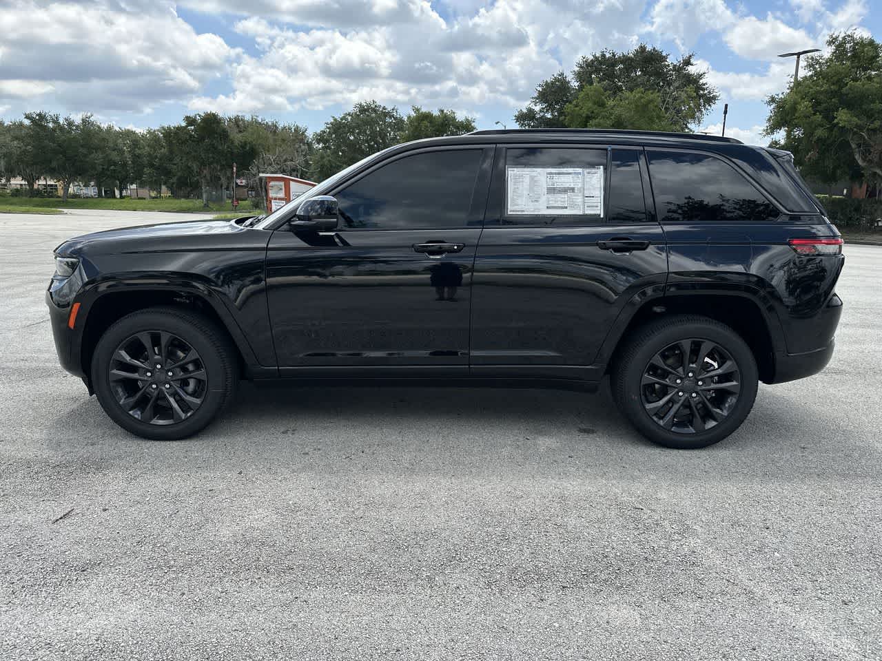 Thumbnail: 2026 Jeep Grand Cherokee - 11