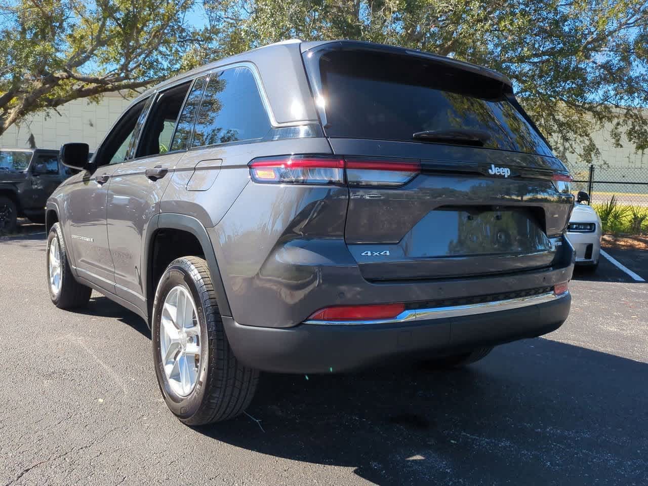 Thumbnail: 2024 Jeep Grand Cherokee - 6