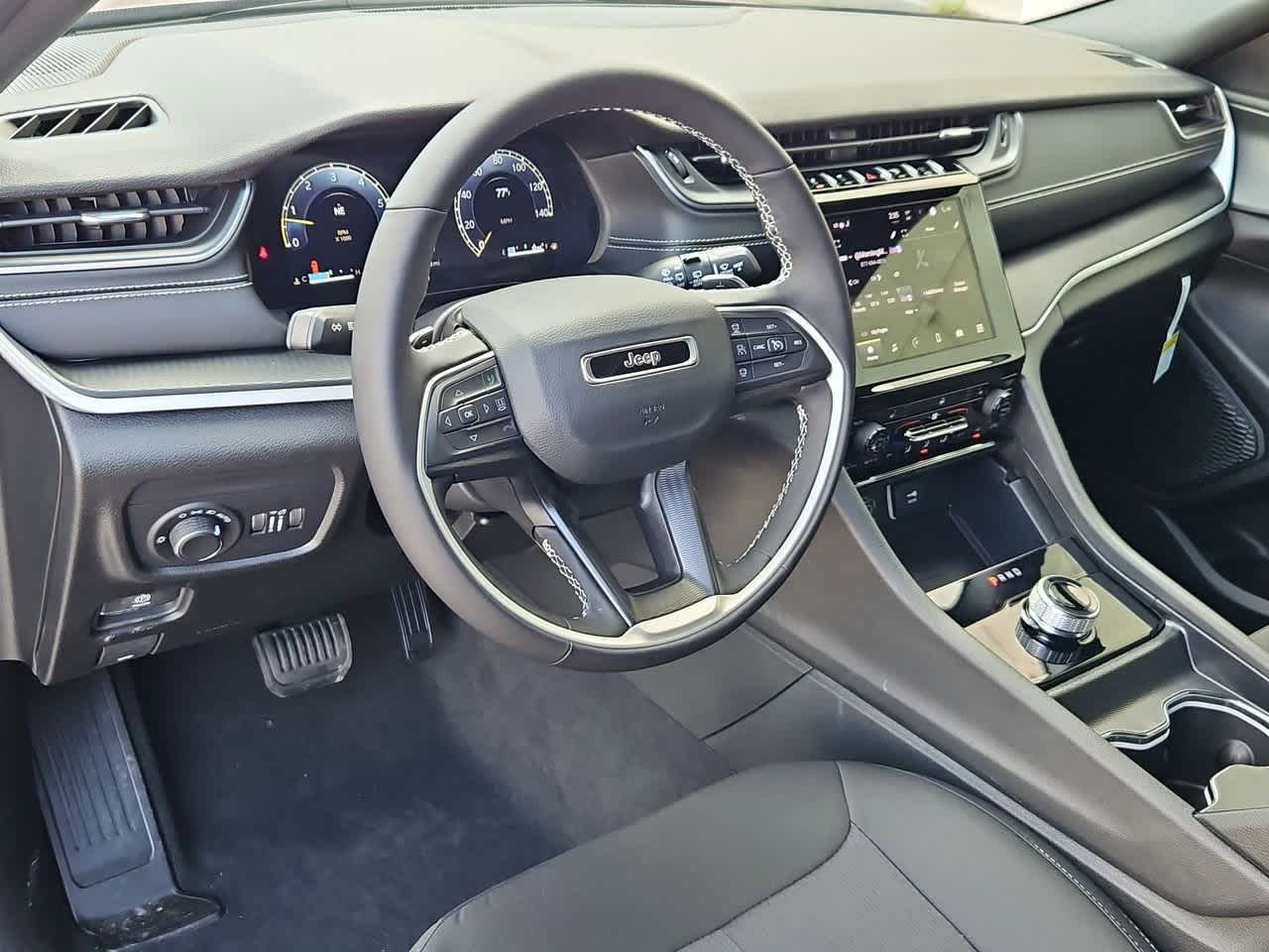 Thumbnail: 2025 Jeep Grand Cherokee L - 10