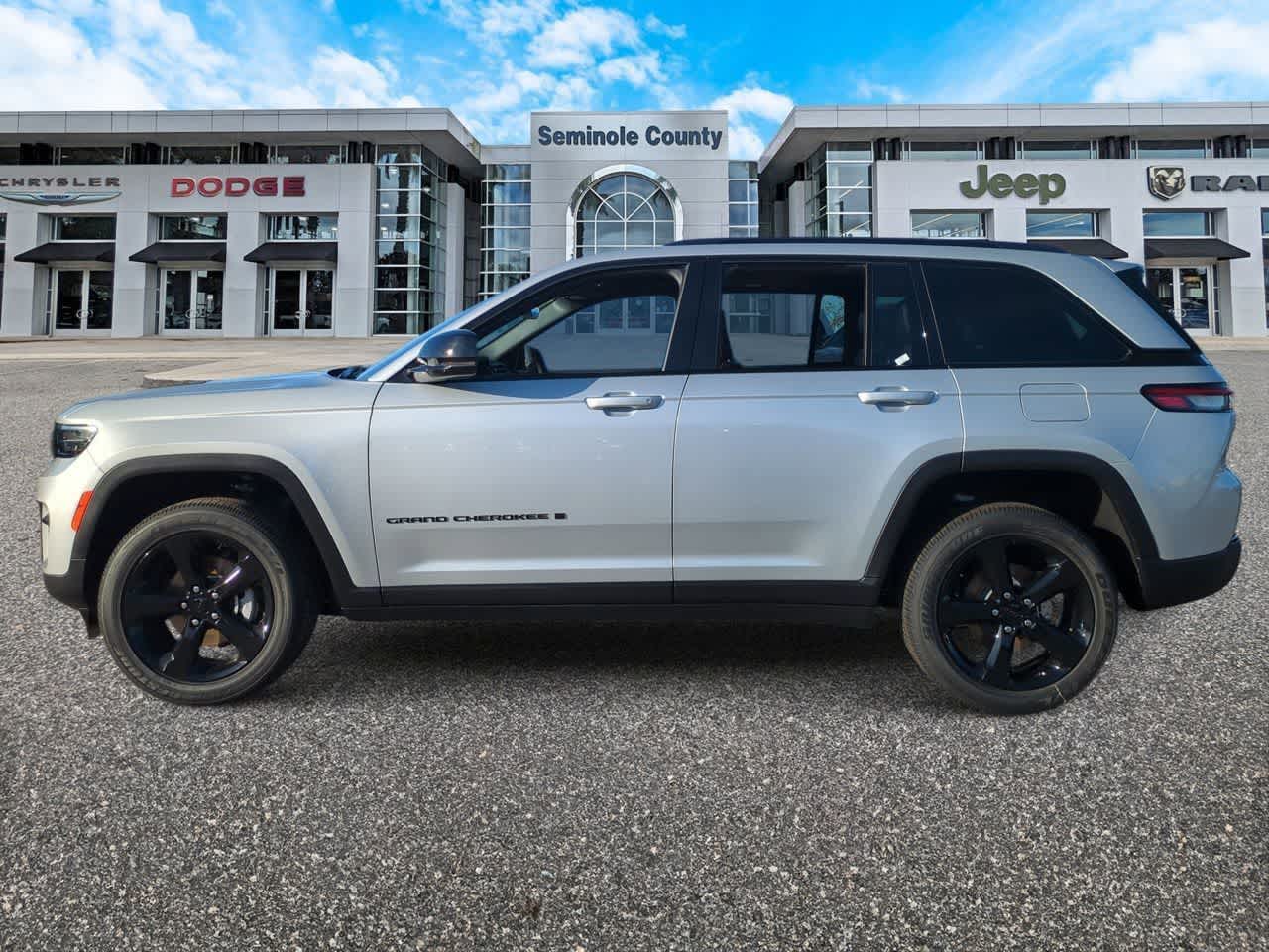 Thumbnail: 2025 Jeep Grand Cherokee - 5