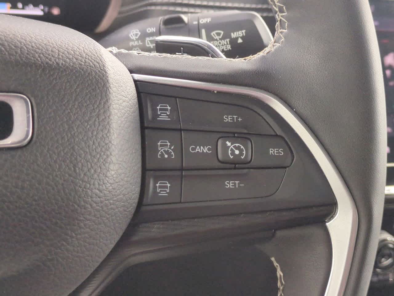 Thumbnail: 2024 Jeep Grand Cherokee - 25