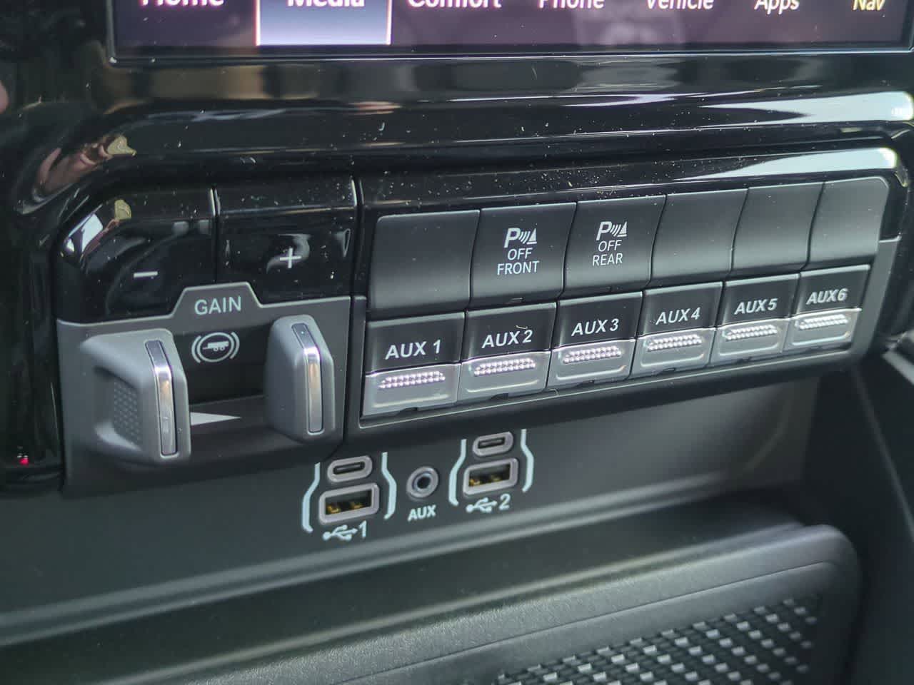 Thumbnail: 2026 RAM 1500 - 18