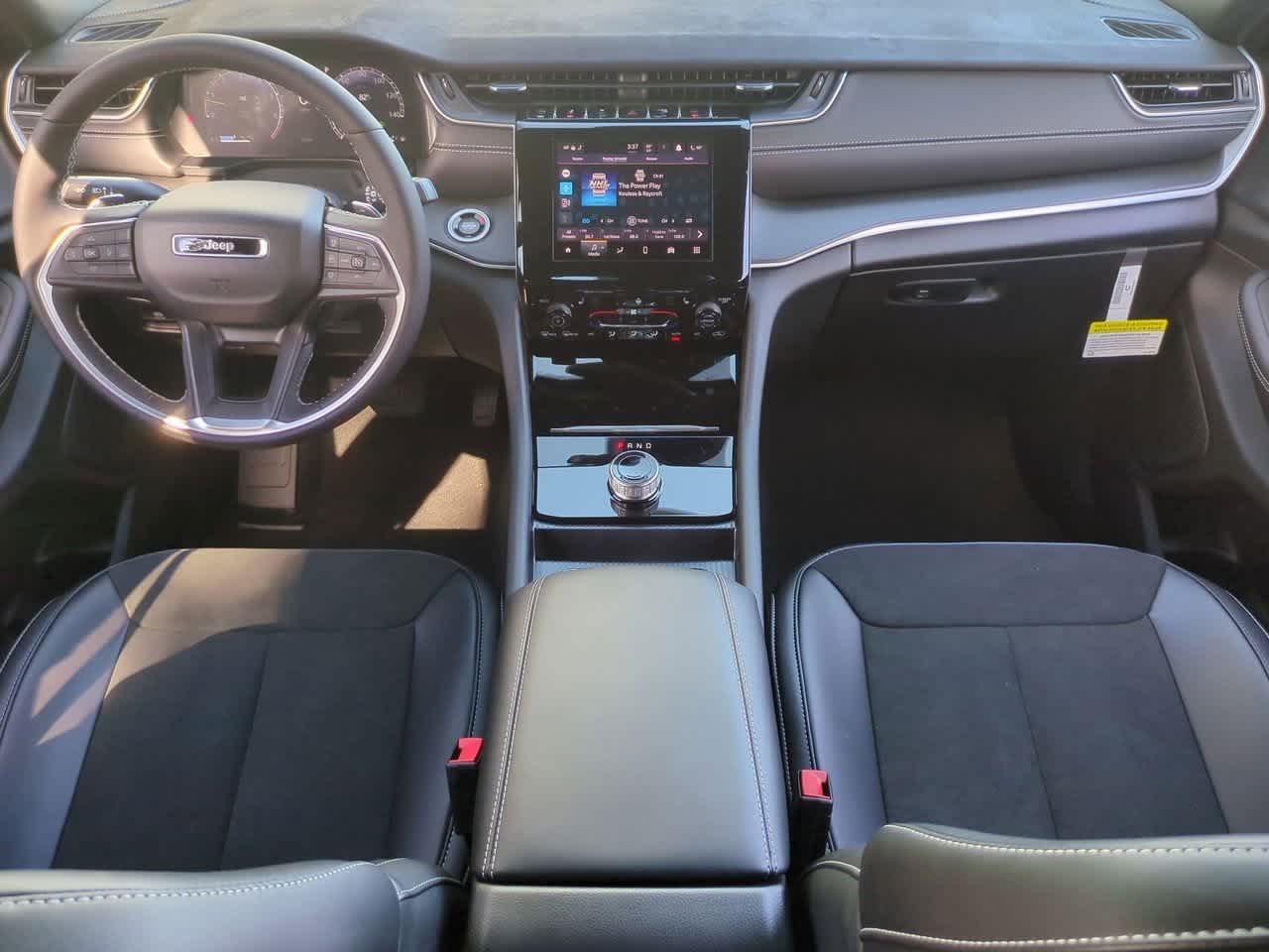 Thumbnail: 2025 Jeep Grand Cherokee L - 16