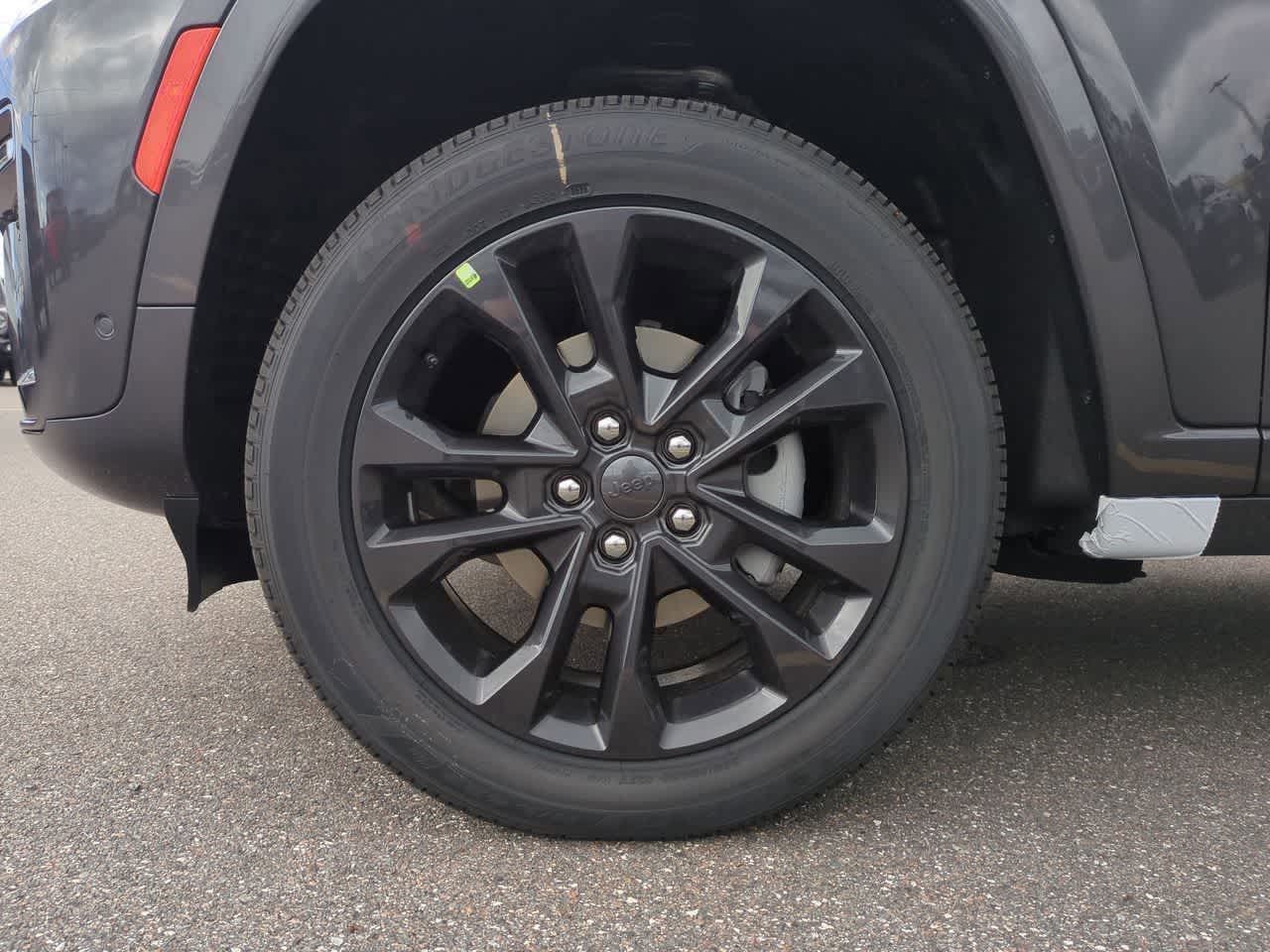 Thumbnail: 2026 Jeep Grand Cherokee - 14