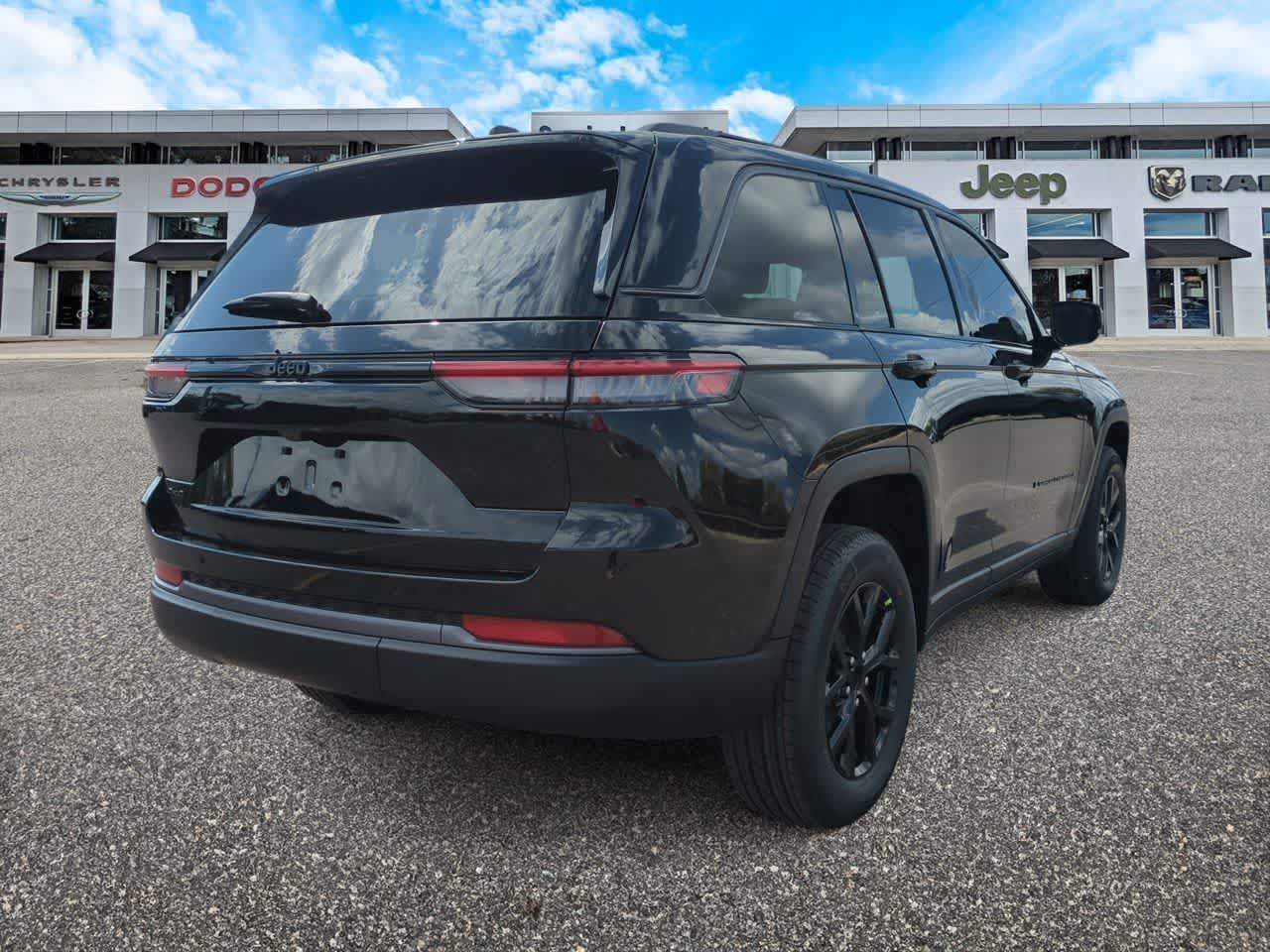 Thumbnail: 2026 Jeep Grand Cherokee - 8