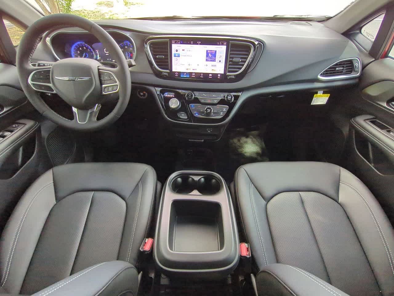 Thumbnail: 2026 Chrysler Voyager - 16