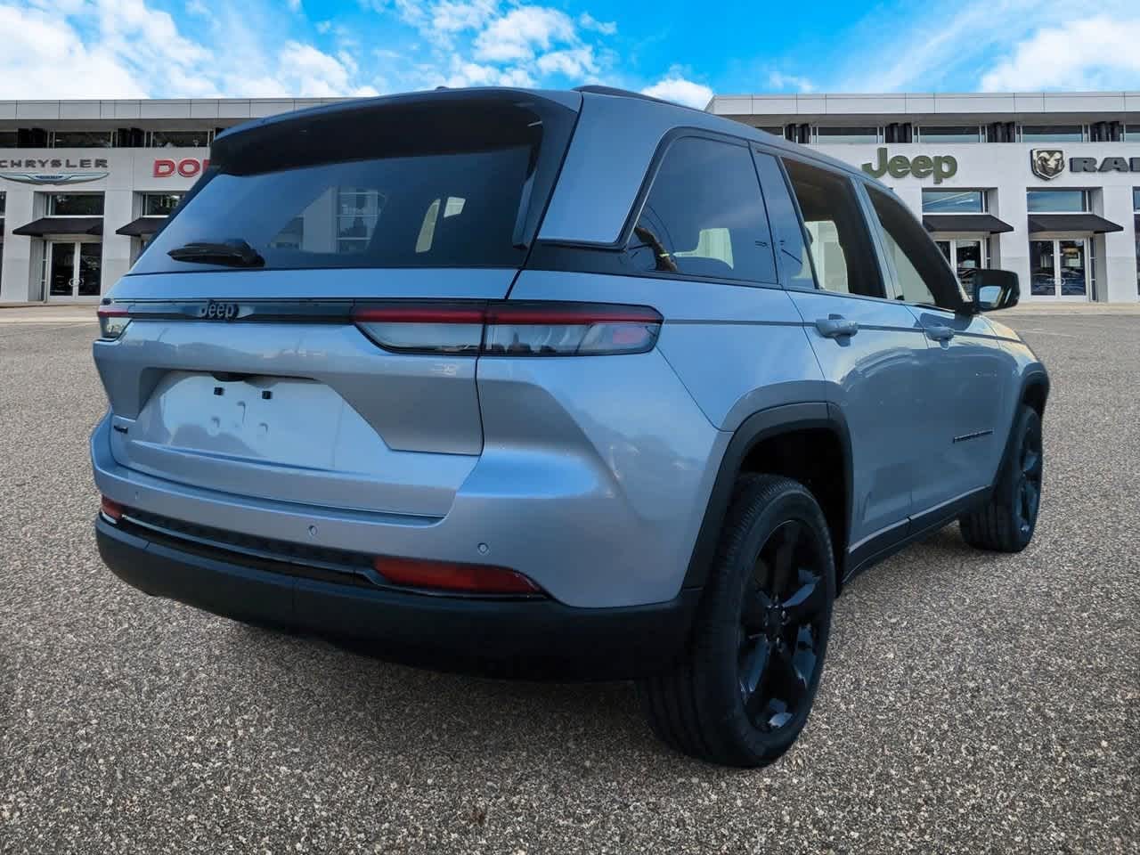 Thumbnail: 2025 Jeep Grand Cherokee - 8