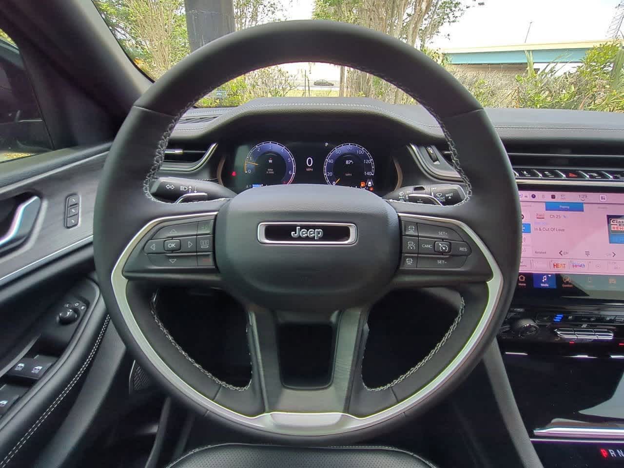Thumbnail: 2025 Jeep Grand Cherokee - 25