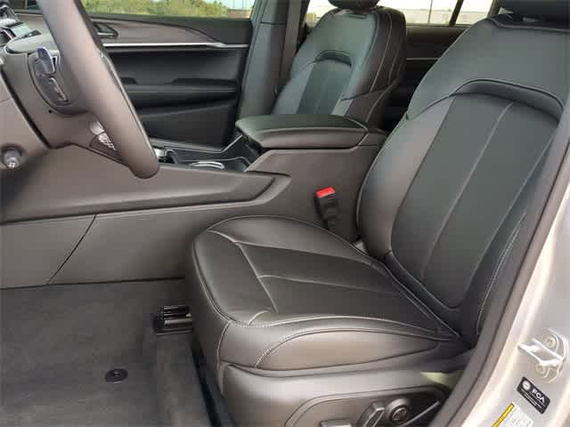 2025 Jeep Grand Cherokee L Limited Edition 17