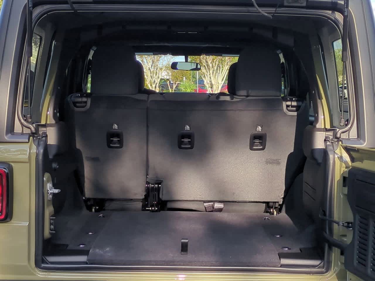 Thumbnail: 2025 Jeep Wrangler - 34