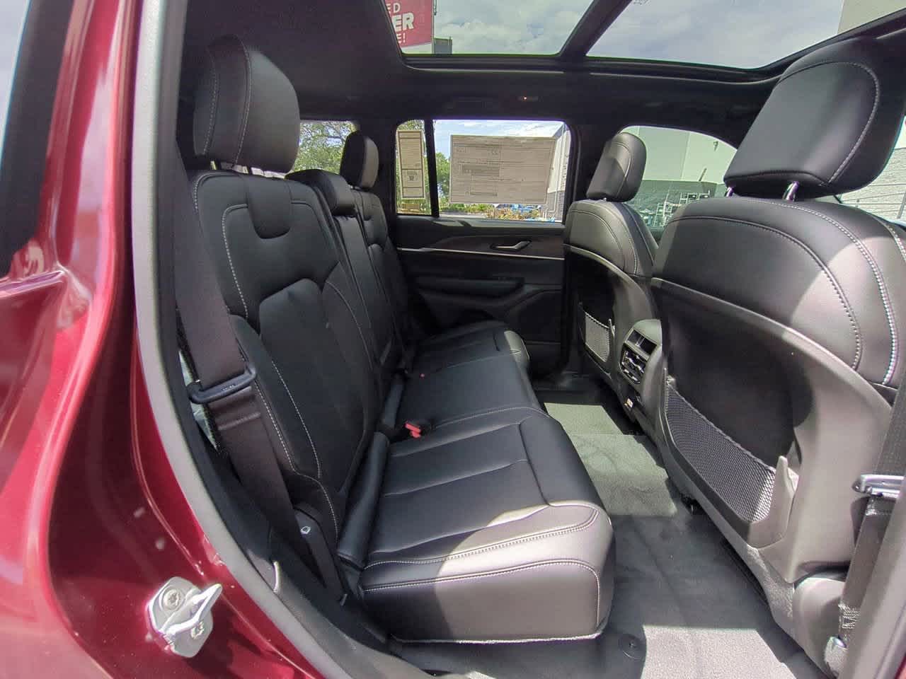 Thumbnail: 2025 Jeep Grand Cherokee - 22