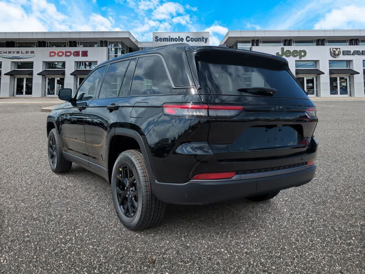 Thumbnail: 2026 Jeep Grand Cherokee - 6