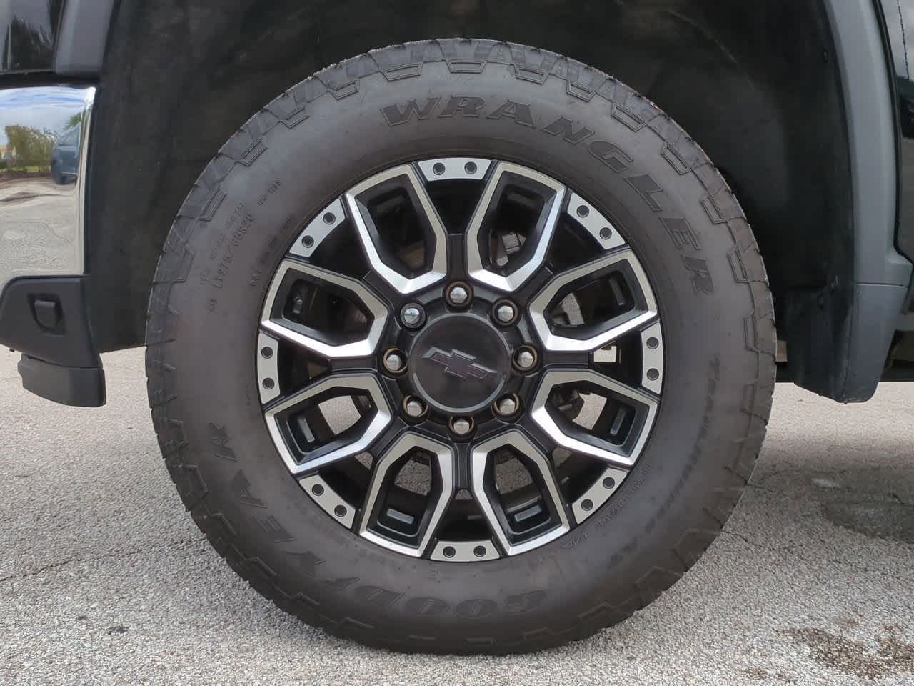 Thumbnail: 2024 Chevrolet Silverado 3500 - 14