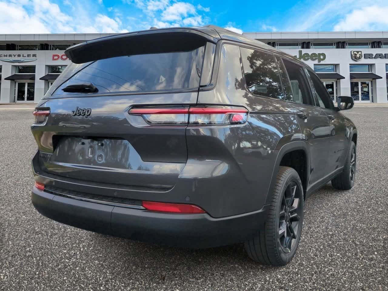 Thumbnail: 2025 Jeep Grand Cherokee L - 8