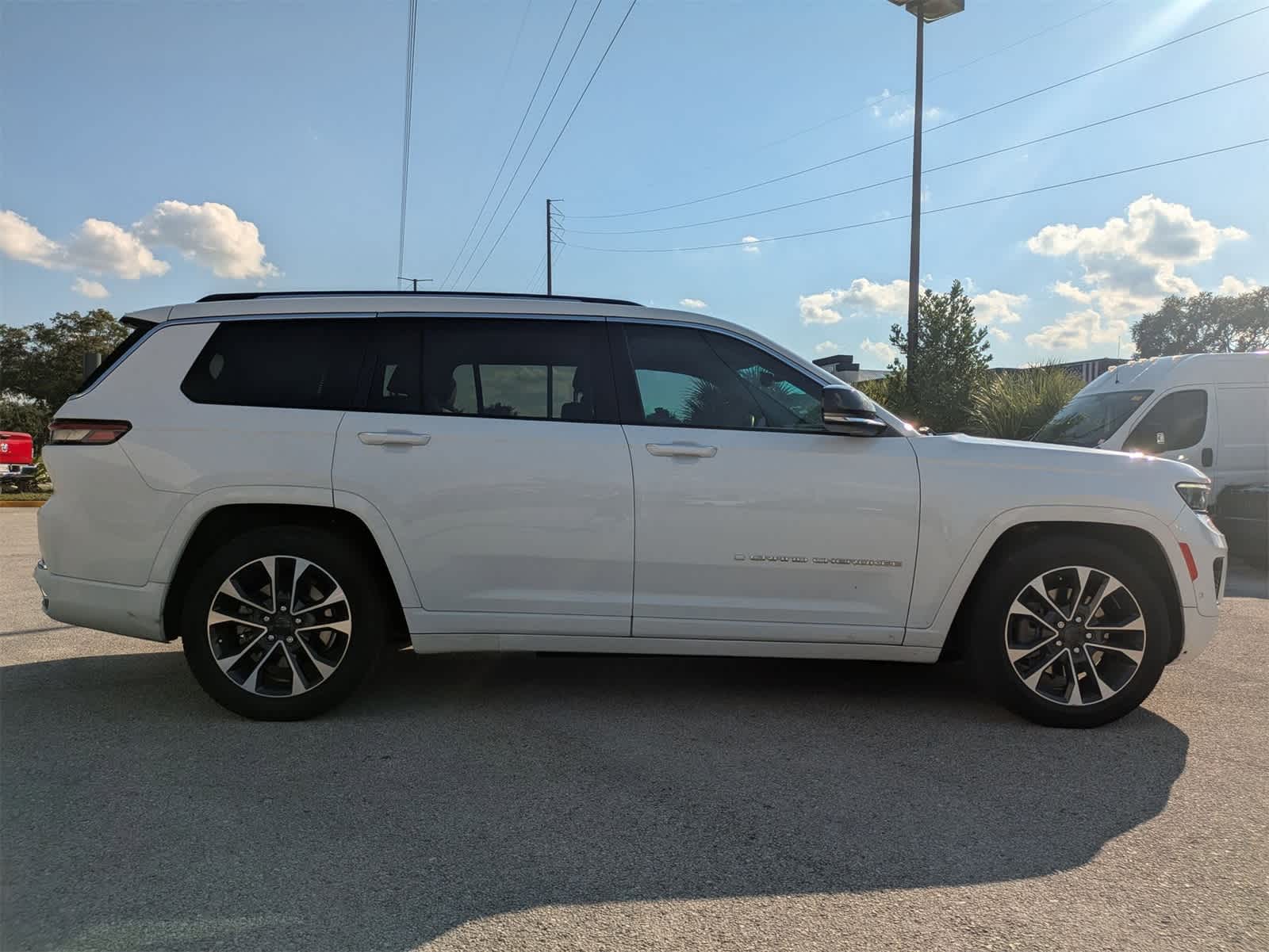 Thumbnail: 2022 Jeep Grand Cherokee L - 4