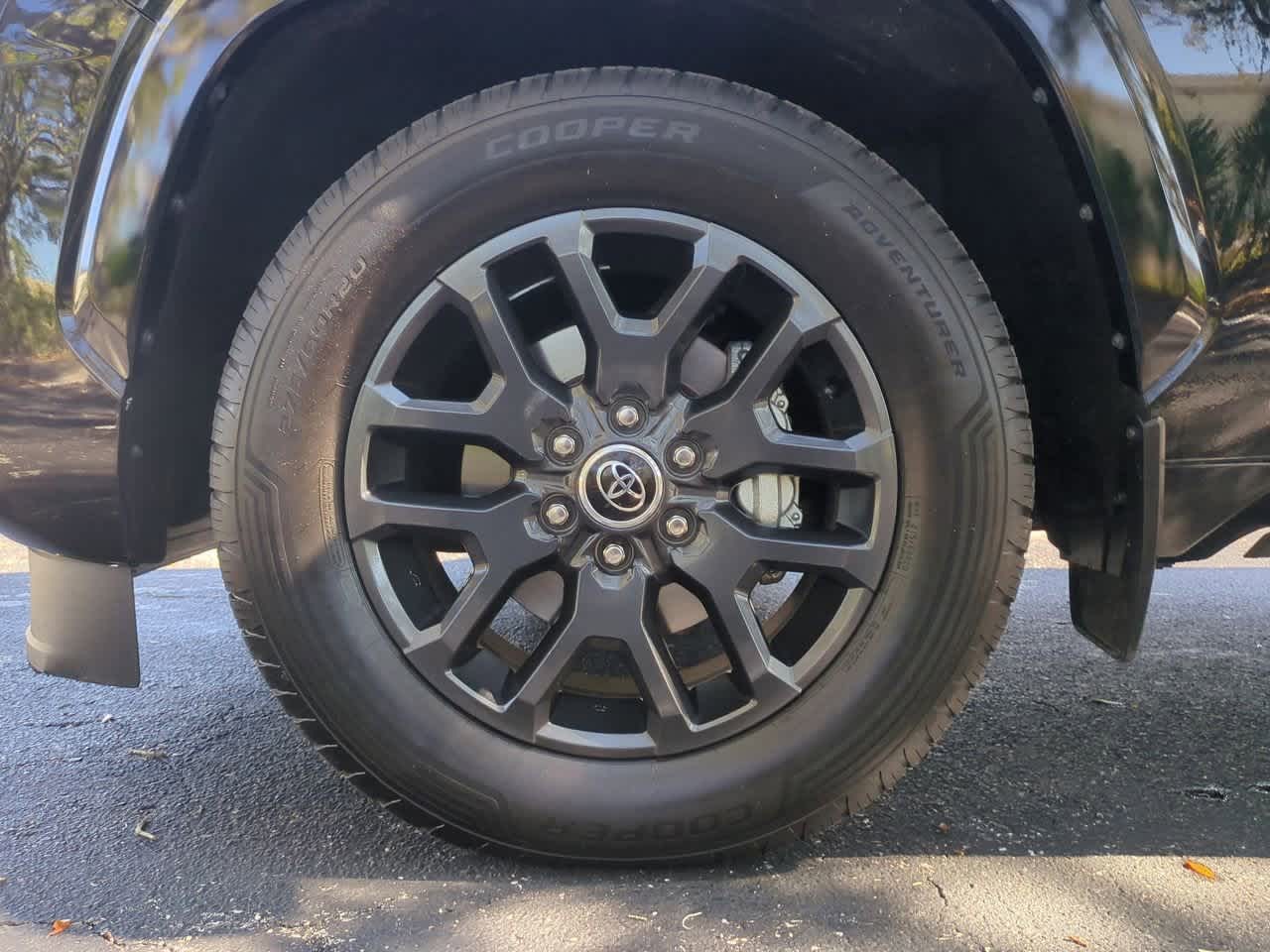 Thumbnail: 2023 Toyota Sequoia - 14