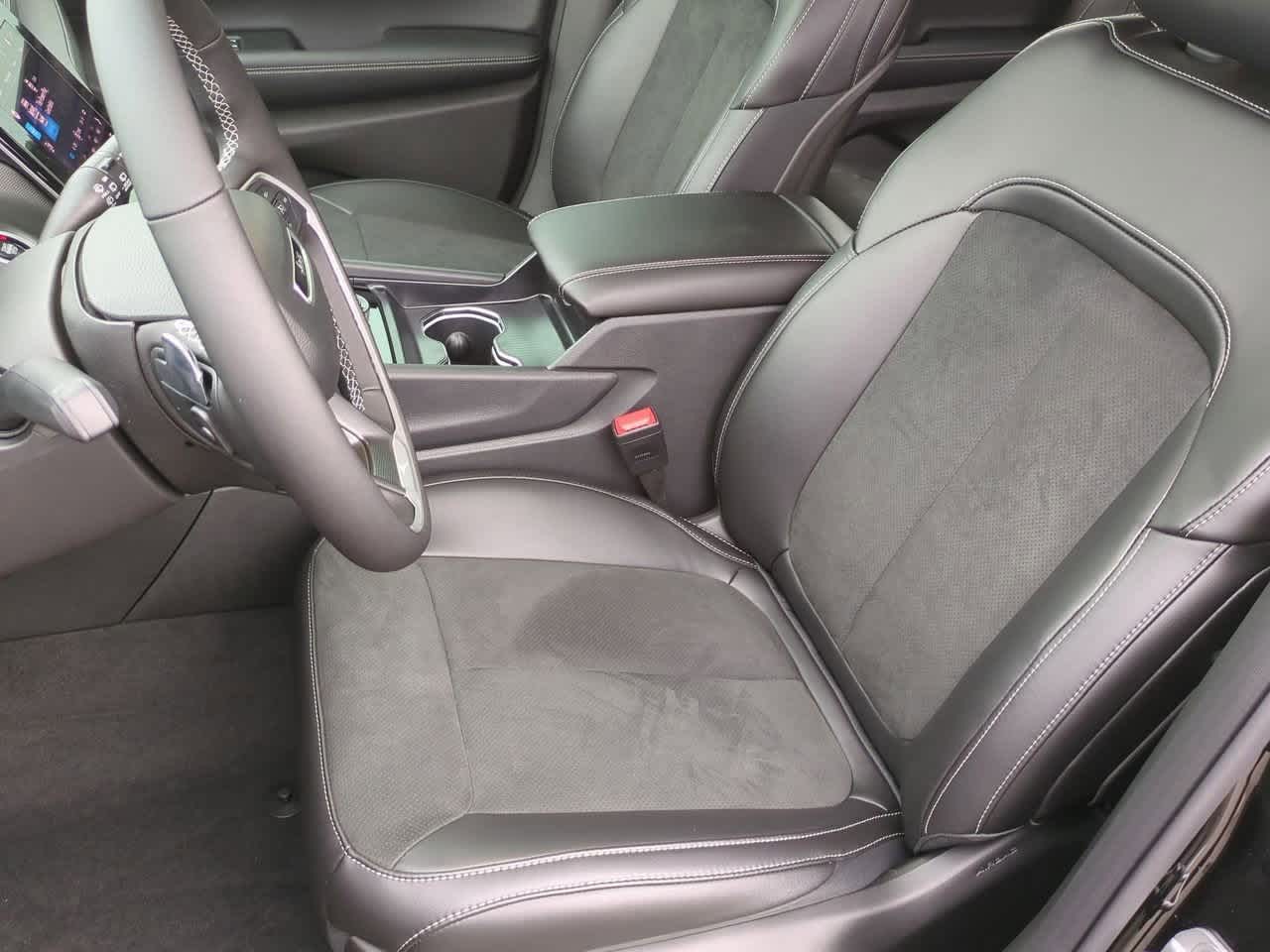 Thumbnail: 2025 Jeep Grand Cherokee L - 17