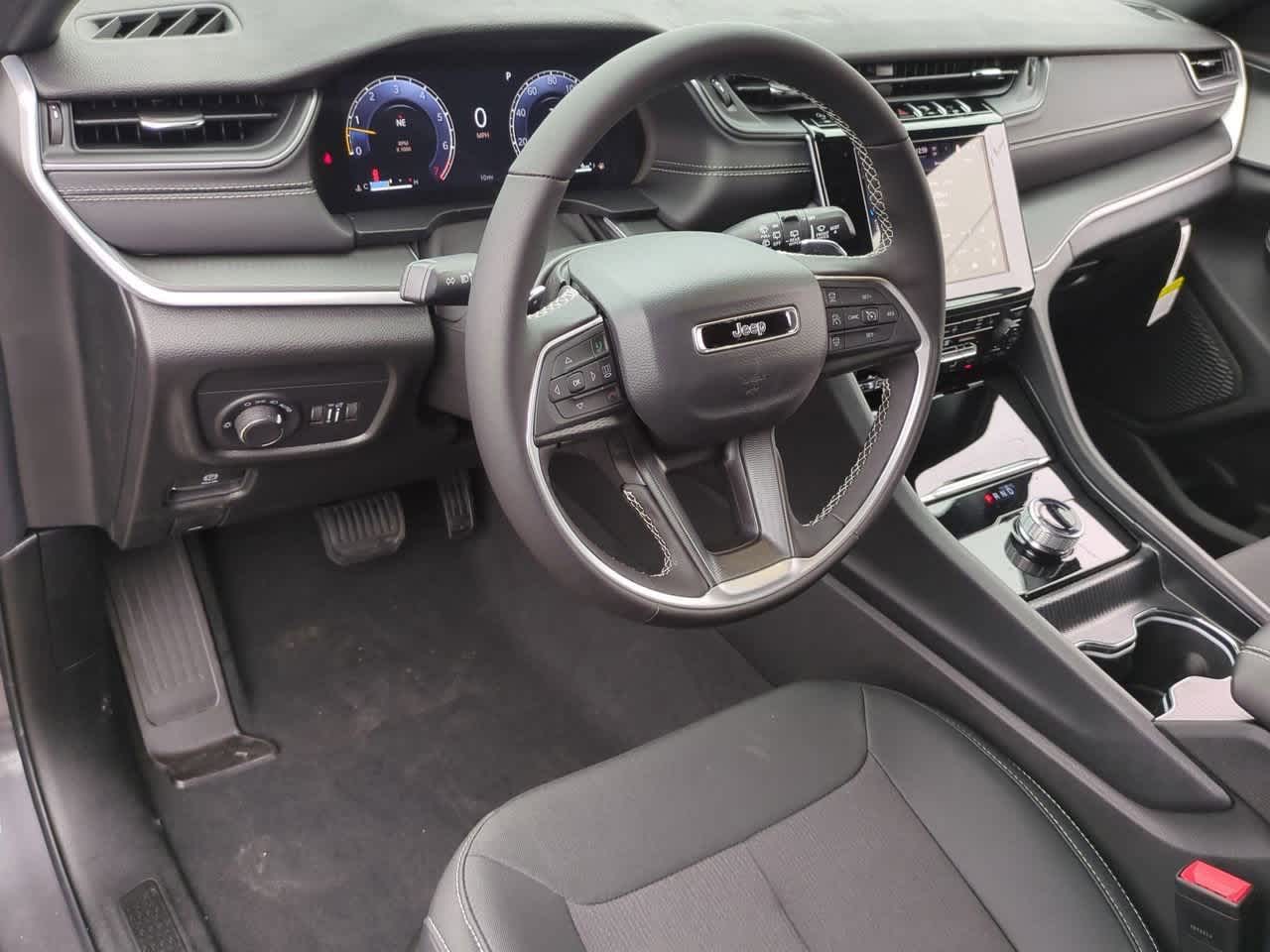 Thumbnail: 2025 Jeep Grand Cherokee - 10