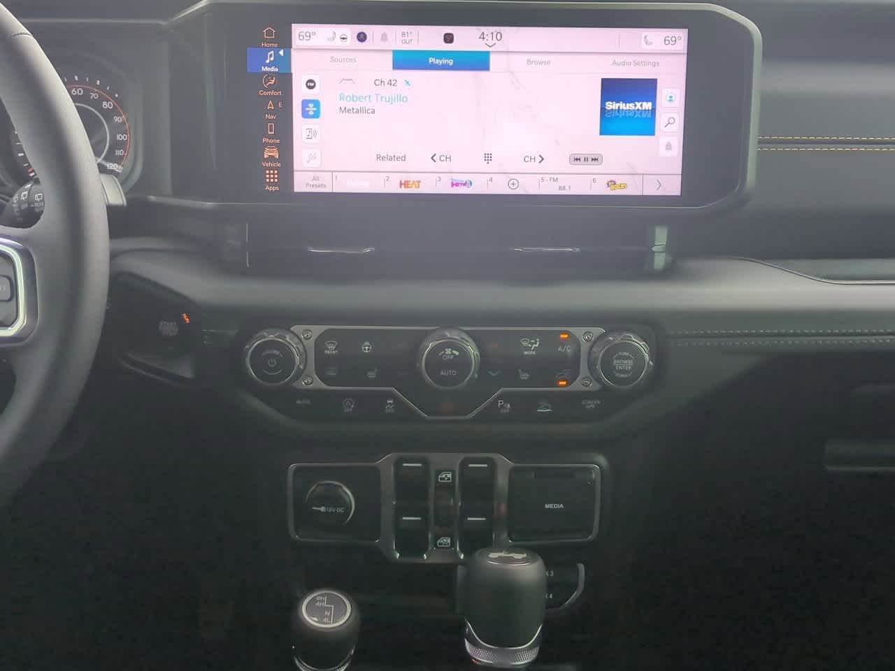 Thumbnail: 2025 Jeep Wrangler - 28