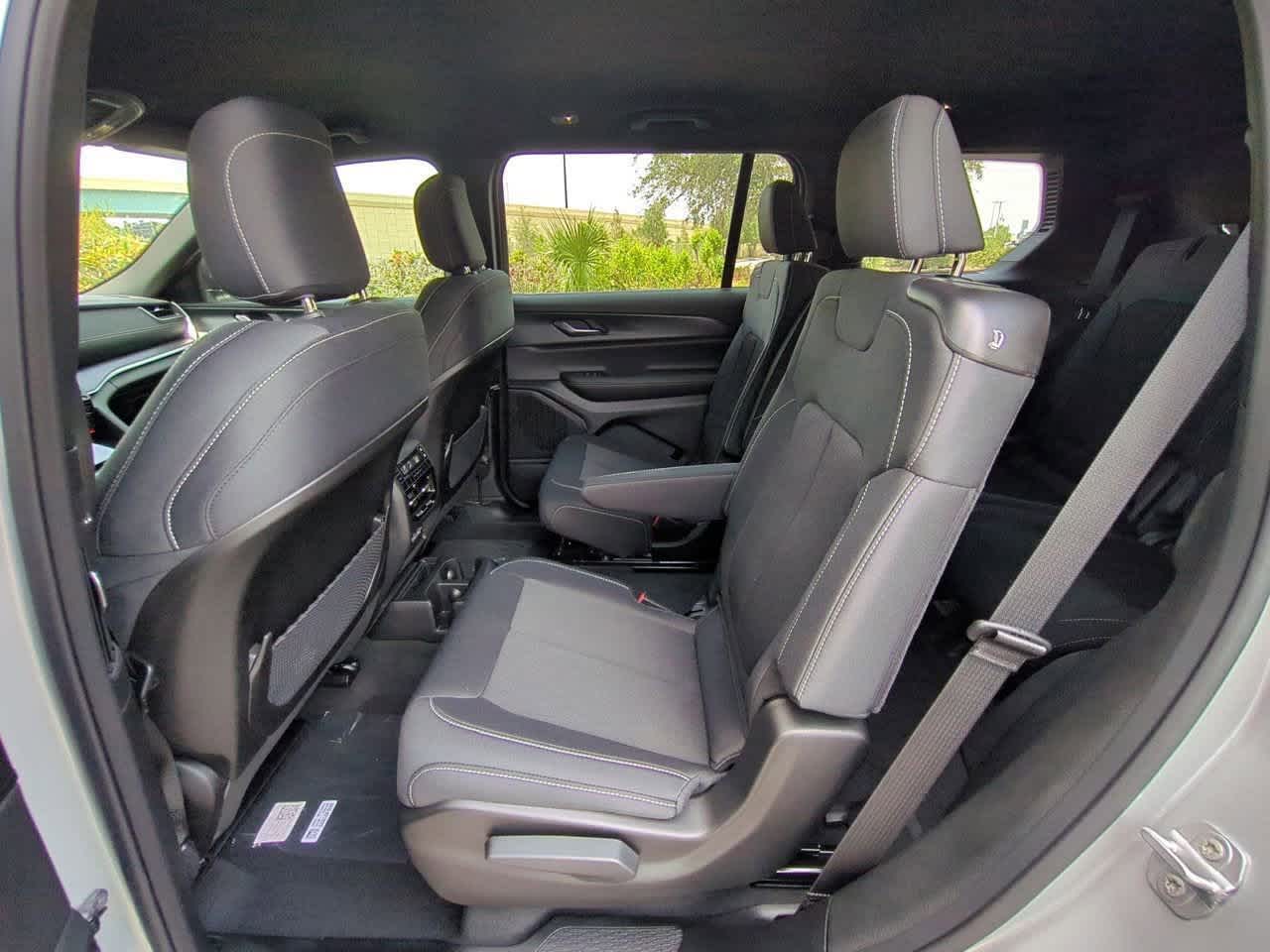 2025 Jeep Grand Cherokee L Laredo 20