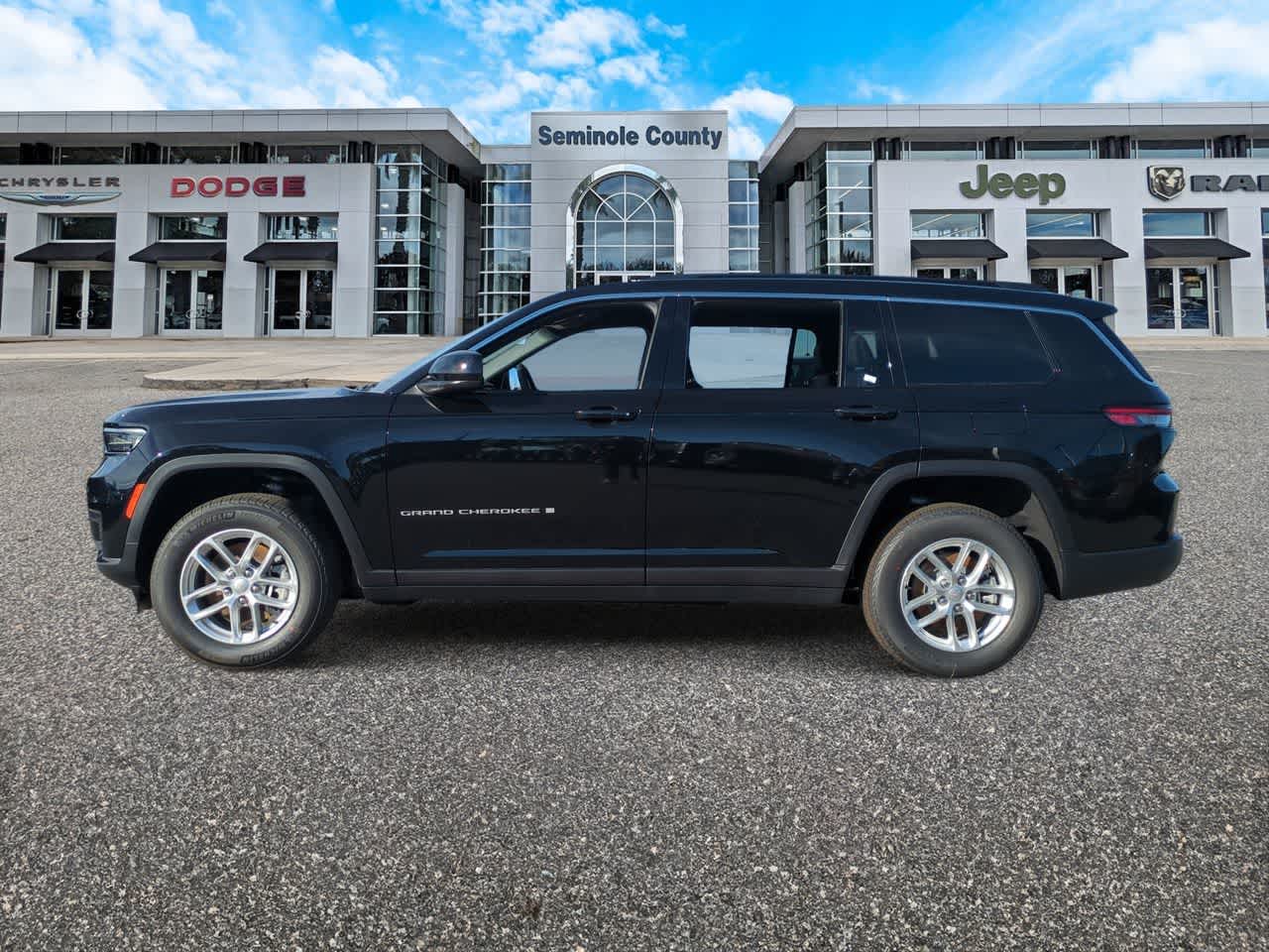 Thumbnail: 2025 Jeep Grand Cherokee L - 4