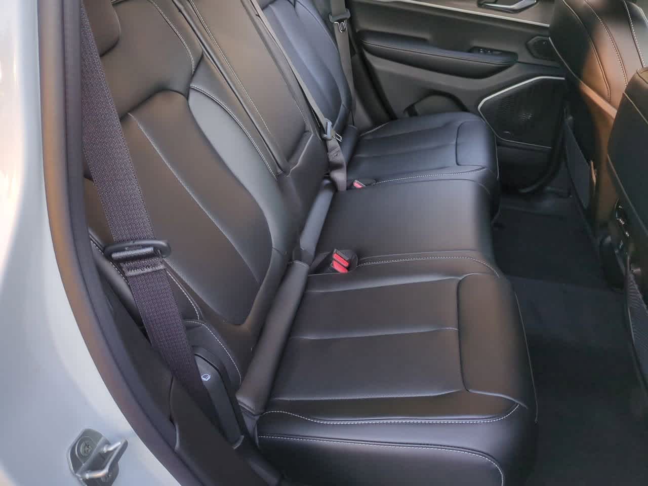 Thumbnail: 2025 Jeep Grand Cherokee - 22