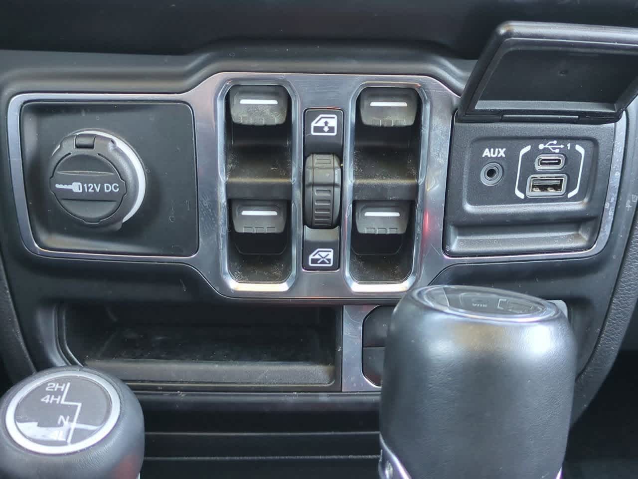 Thumbnail: 2022 Jeep Gladiator - 32