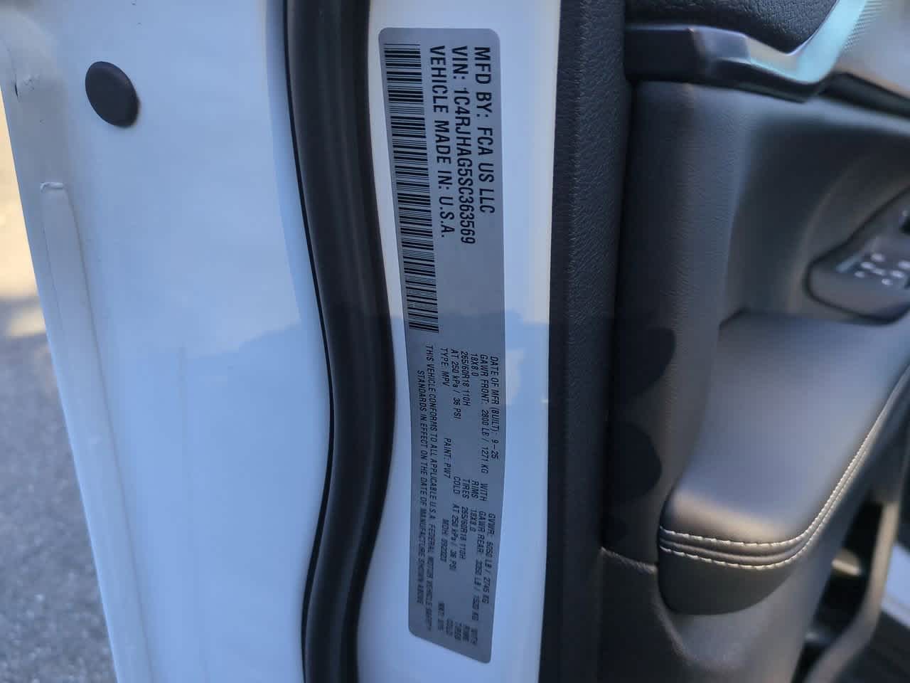 Thumbnail: 2025 Jeep Grand Cherokee - 37