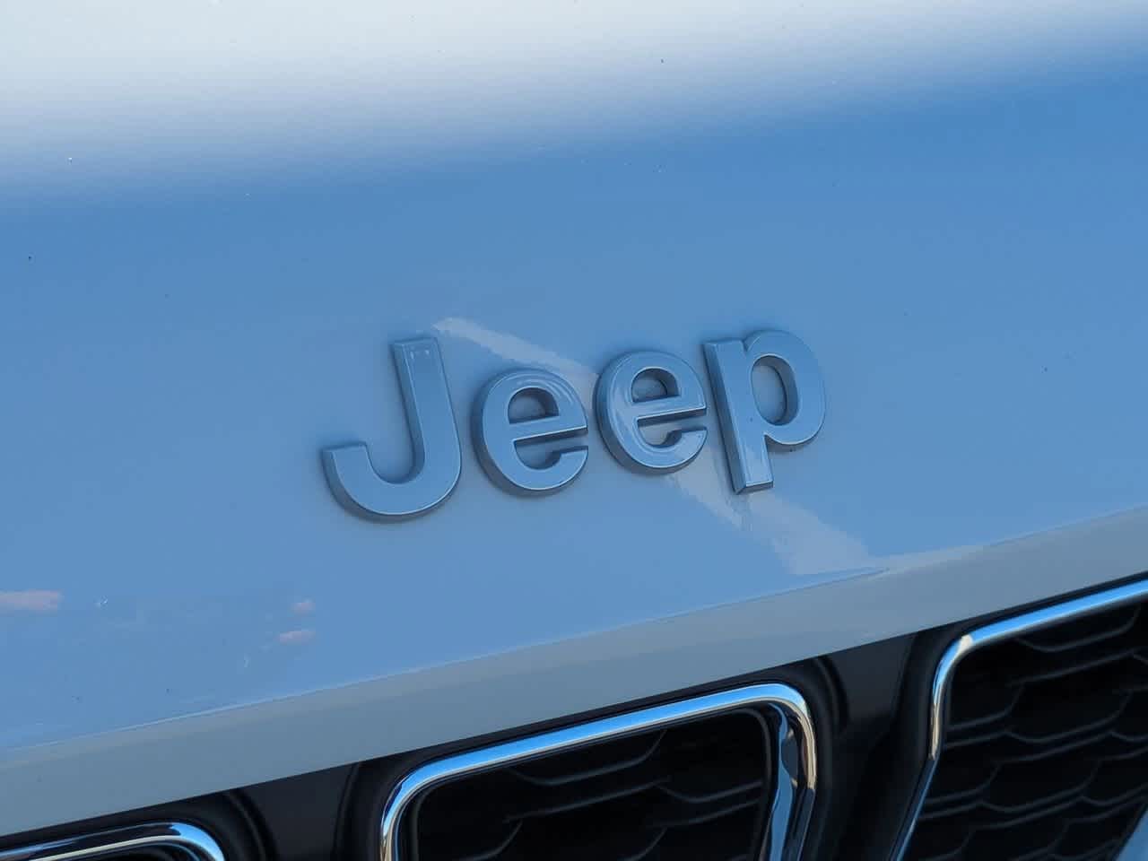 Thumbnail: 2025 Jeep Grand Cherokee - 12