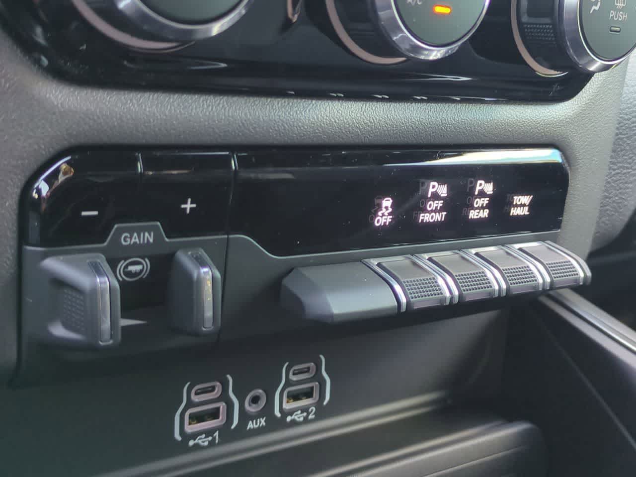 Thumbnail: 2026 RAM 1500 - 18