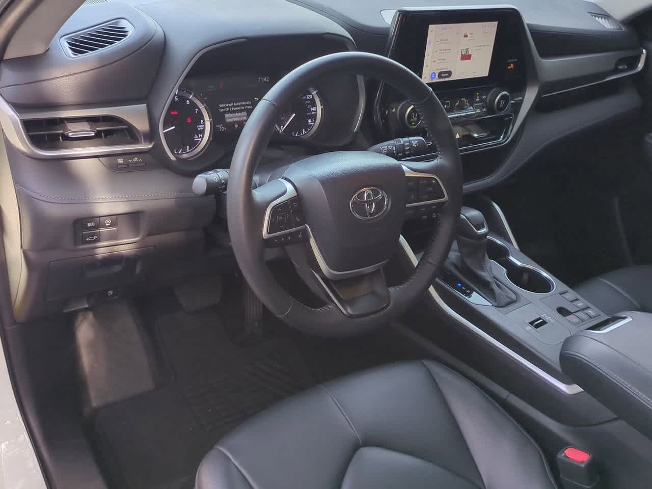 Thumbnail: 2024 Toyota Highlander - 10