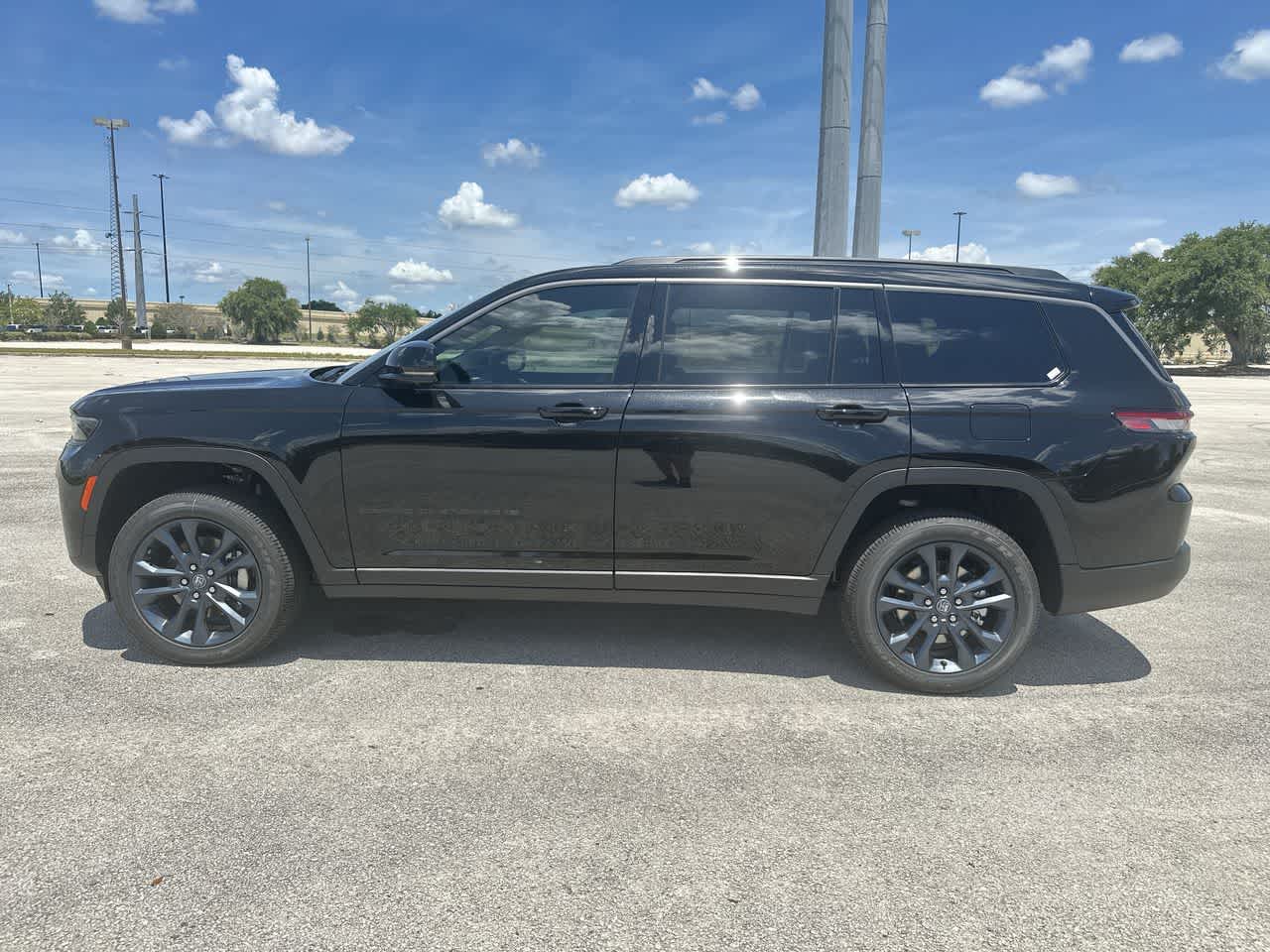Thumbnail: 2026 Jeep Grand Cherokee L - 10