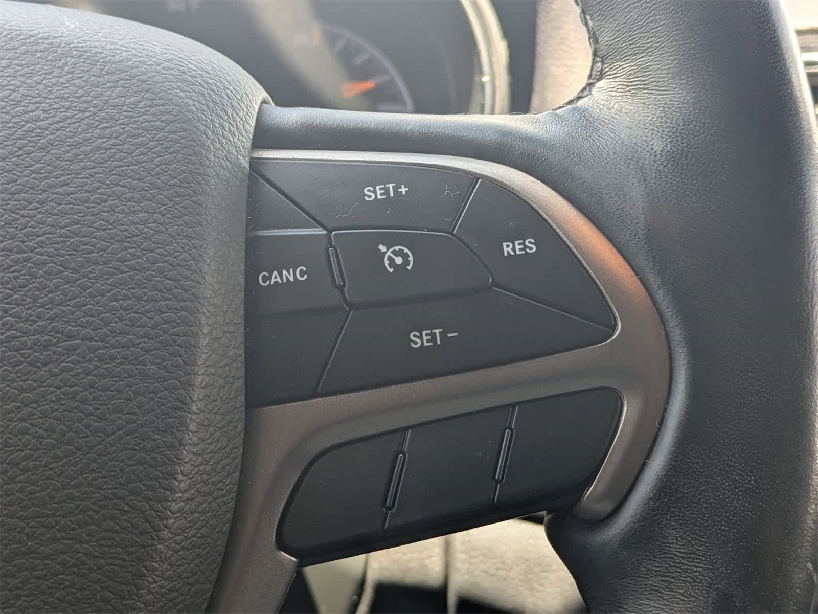 Thumbnail: 2020 Jeep Grand Cherokee - 8