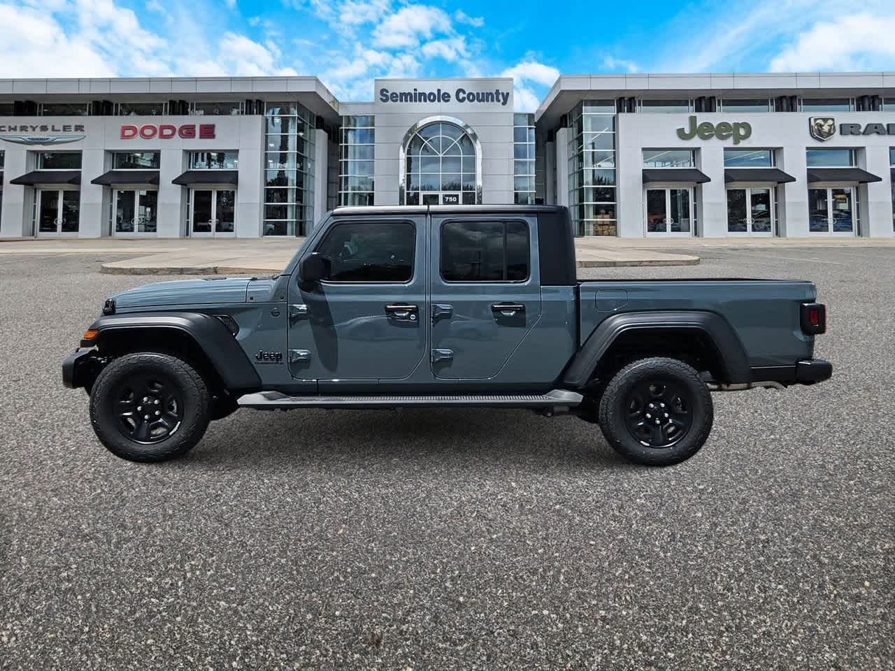 Thumbnail: 2025 Jeep Gladiator - 5